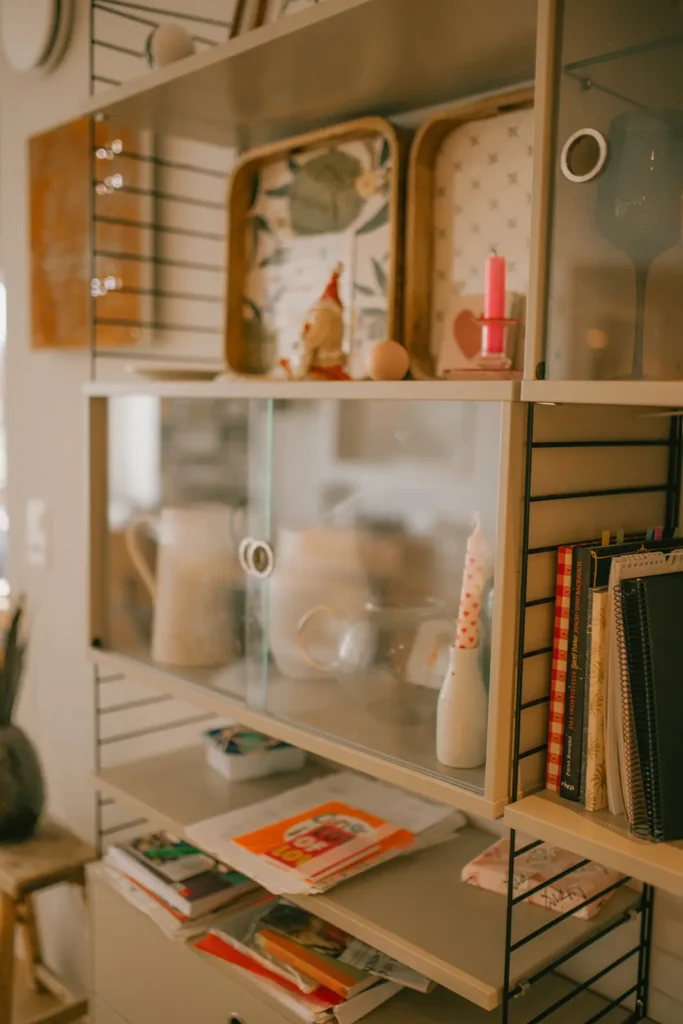 regal-tablett-kochbuecher