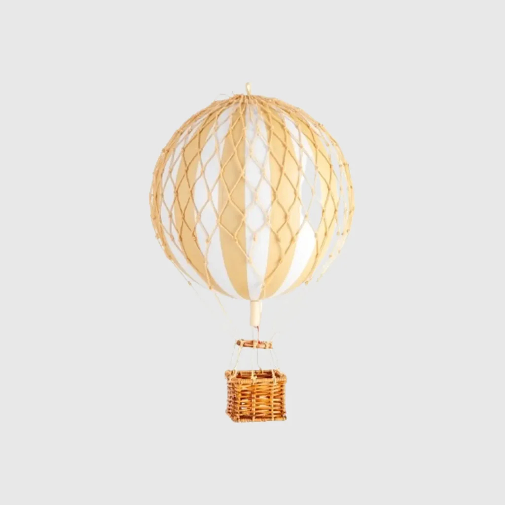 my-snowflake-luftballon-kinderzimmer-deko-gelb-weiss-holzkorb
