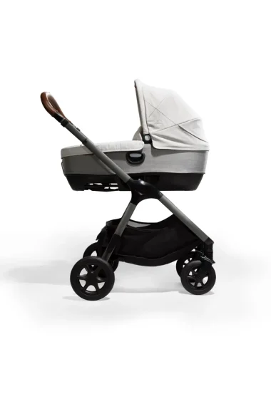 sicherheit-im-auto-kindersitze-joie-kinderwagen-calmi