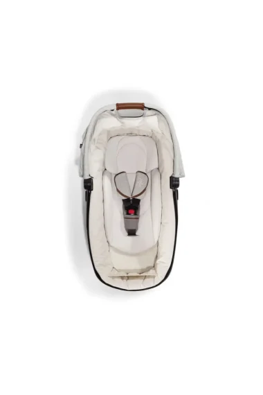 sicherheit-im-auto-kindersitze-joie-schale-weiss