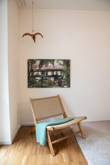 tadah-lavita-nathalie-a-porta-11 Stuhl-decke-bild-wand
